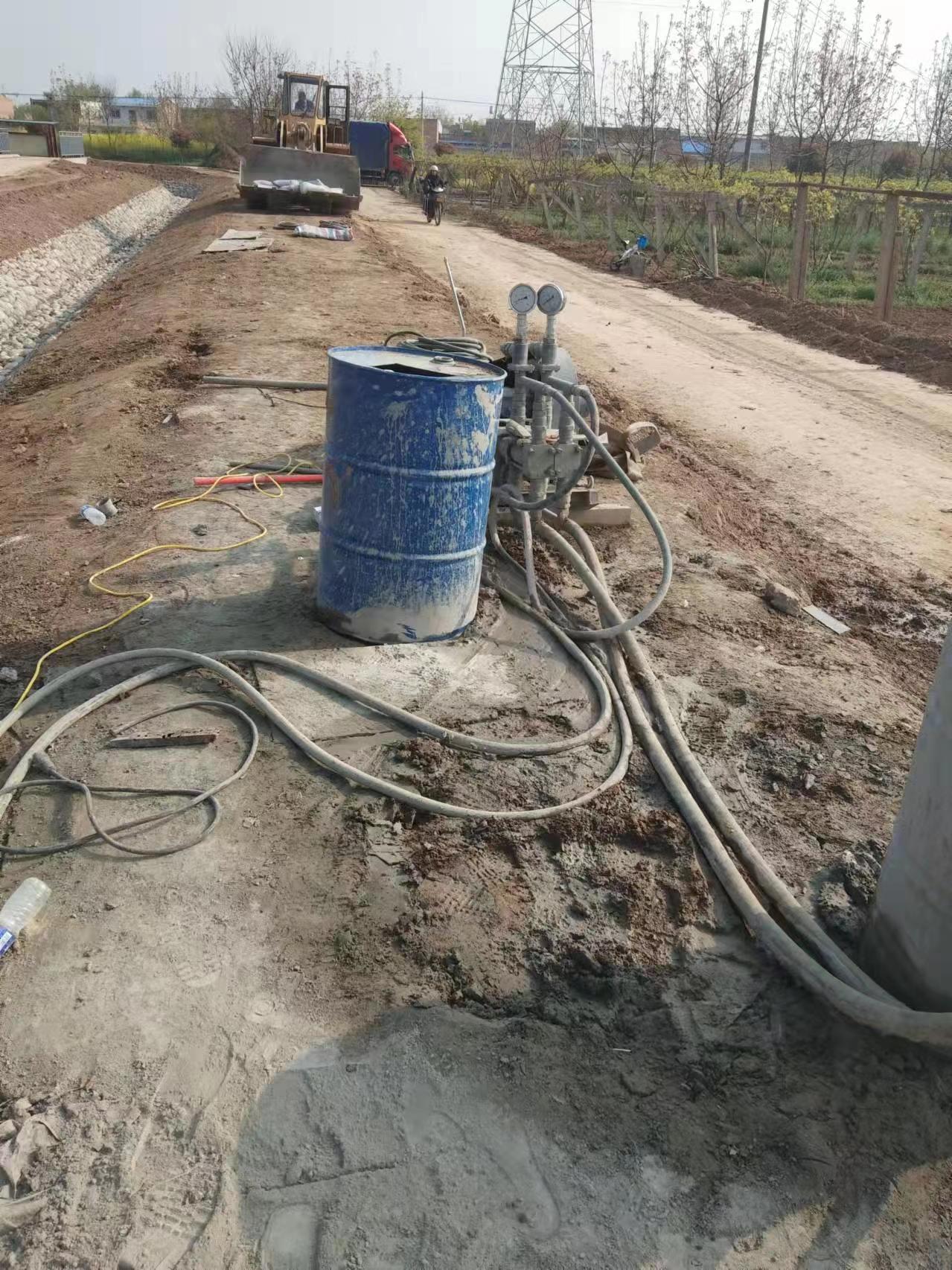 让胡路顶管注浆